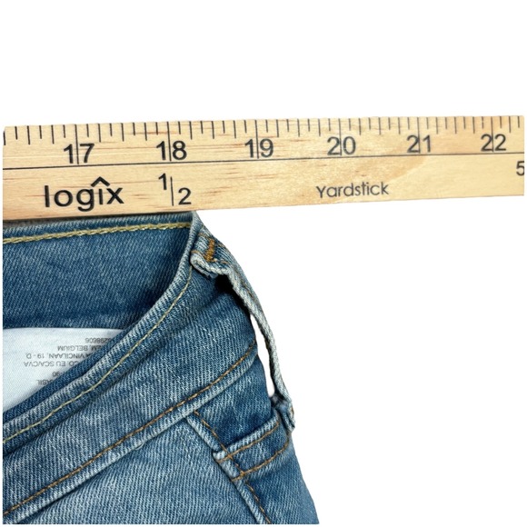 Levi Strauss & Co Boyfriend Jeans Women's Size 33‎ Distressed Light Wash Denim - Picture 5 of 10